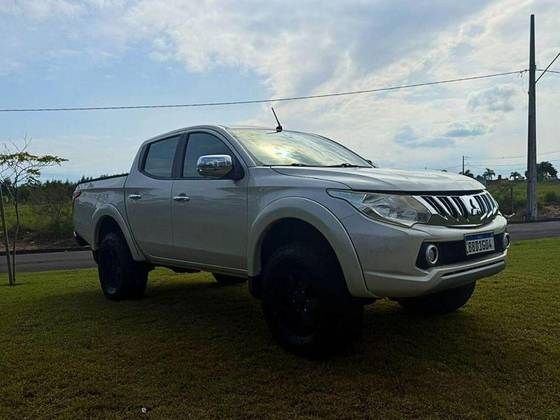 MITSUBISHI L200 TRITON 3.2 HPE 4X4 CD 16V TURBO INTERCOOLER DIESEL 4P AUTOMÁTICO MITSUBISHI L200 TRITON 3.2 HPE 4X4 CD 16V TURBO INTERCOOLER DIESEL 4P AUTOMÁTICO